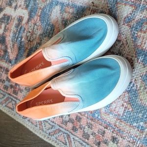 NEW WITH TAG Sperry slip on
